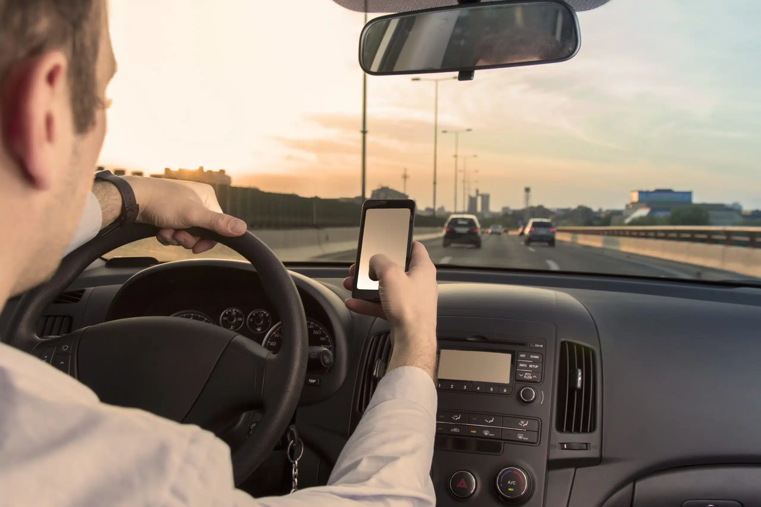 Three Main Causes of Distracted Driving in Virginia